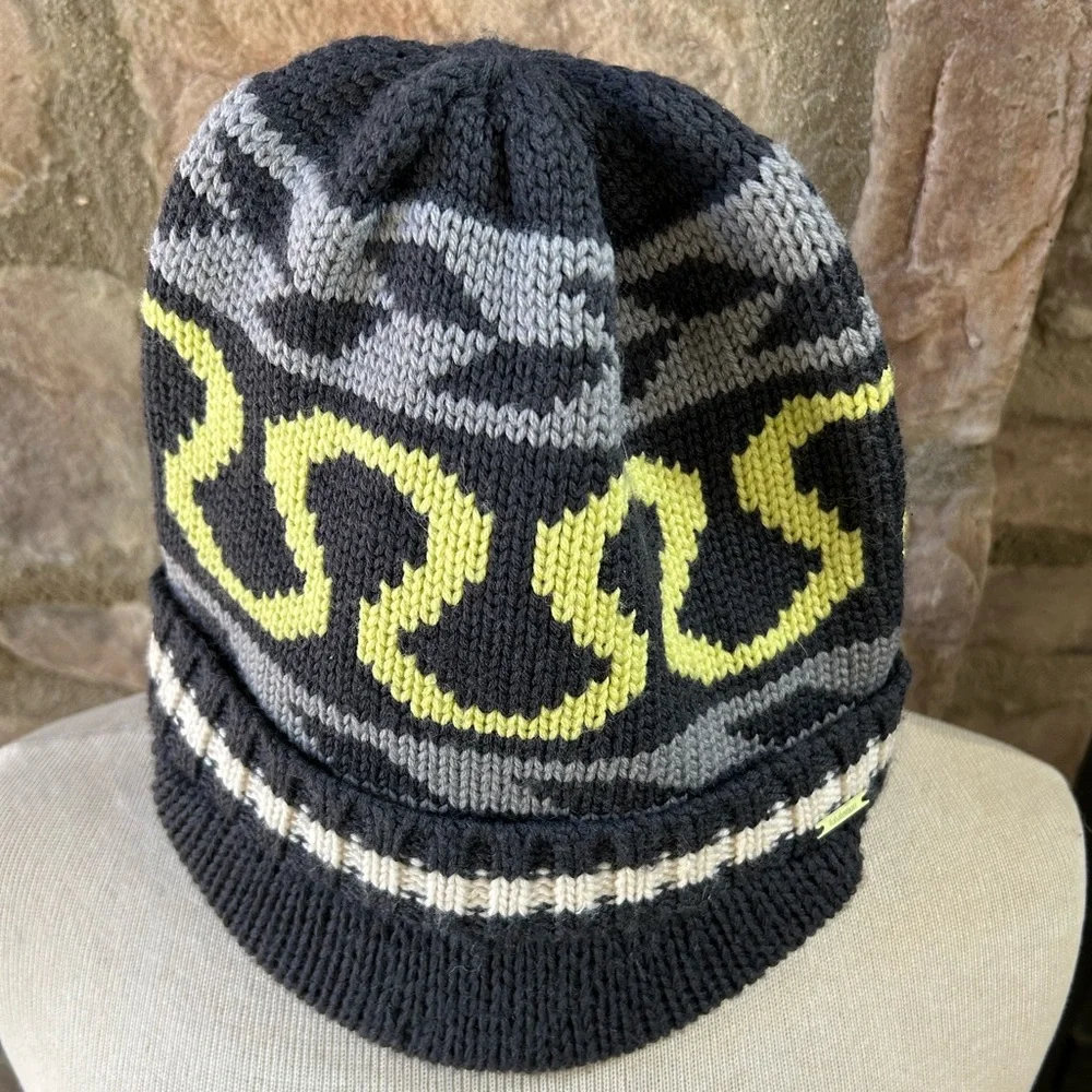 Rare Lululemon Knit Brimmed Beanie Hat - Picture 2 of 5